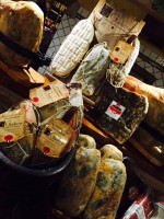 /album/foto-del-locale-delle-pietanze-dello-staff/salumi-jpg/